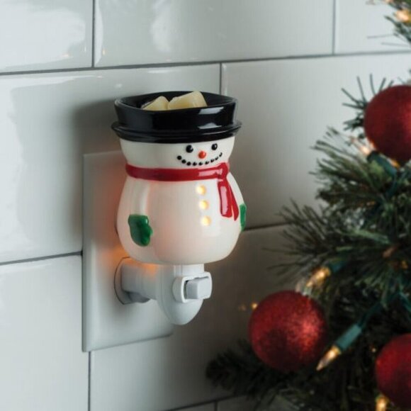 CANDLE WARMERS Frosty Pluggable Fragrance Warmer - Picture 1 of 4